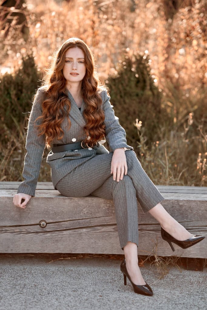 collection automne hiver tailleur gris femme rousse photo de mode à lyon